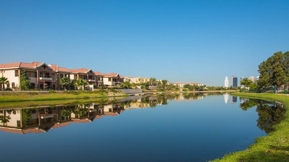 Ellington Eltiera Views